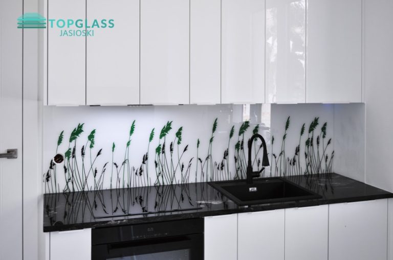 Czy panele szklane nadają się do kuchni?
